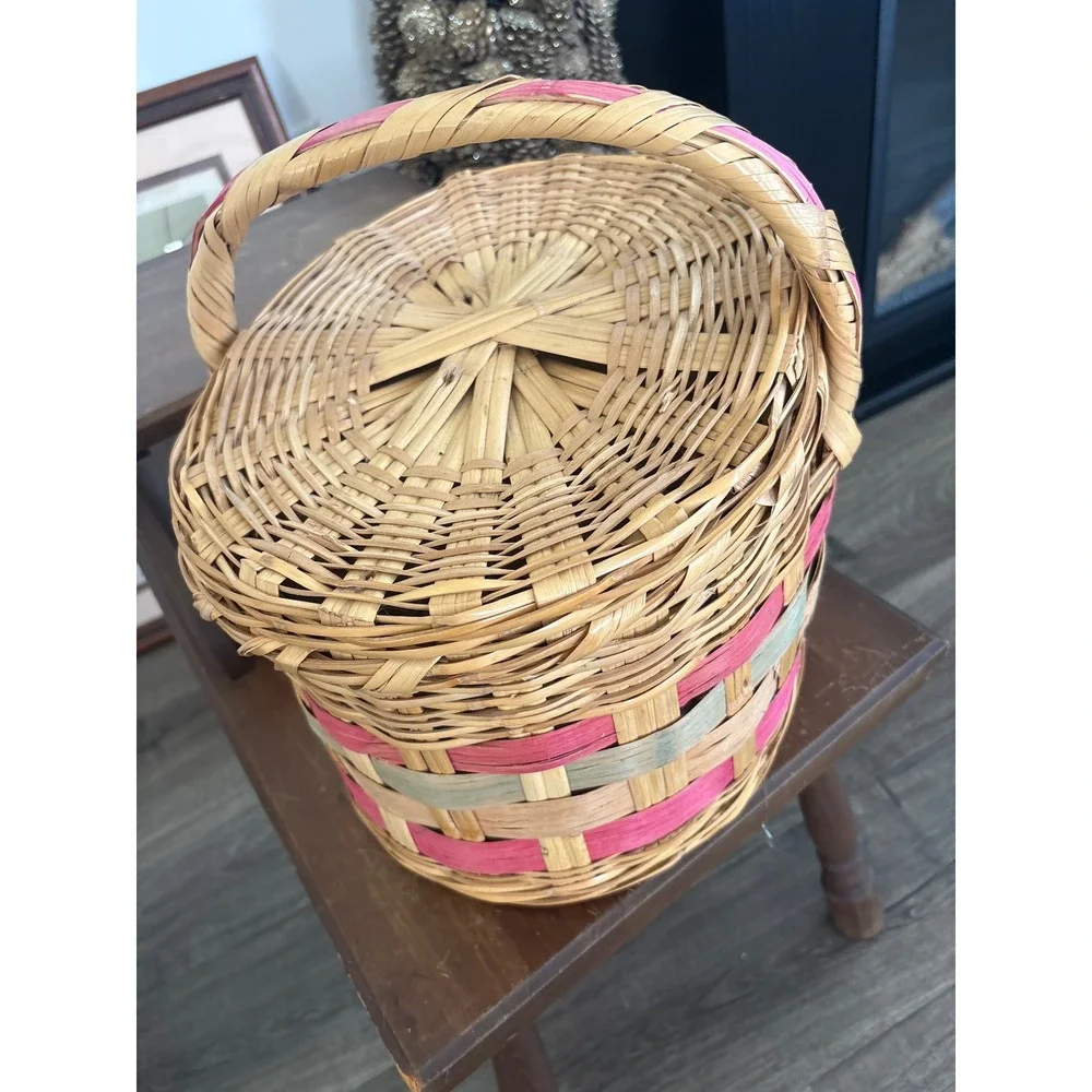 Vintage Woven Wicker Picnic Basket with Lid Pink Green  Mexico Oval Handle
